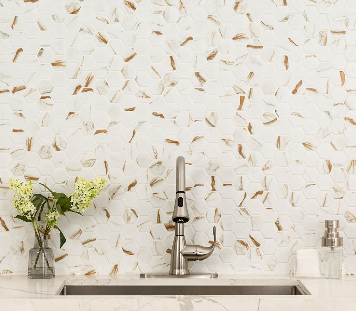 Calacatta Gold Porcelain MSI Field Tiles 2" Hexagon MSI - Zicana Boutique - 2
