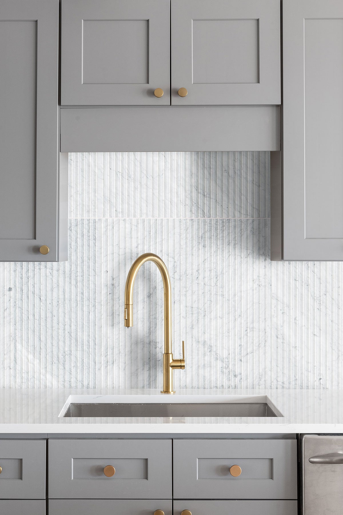 Carrara White Valentino Fluto Marble MSI Field Tiles 12" X 24" Fluted Pattern MSI - Zicana Boutique - 6