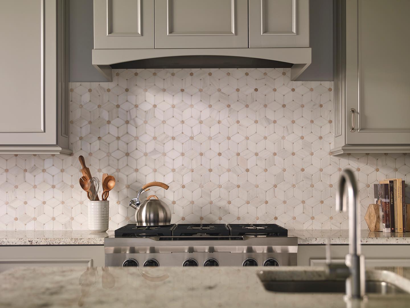 Cecily Marble MSI Mosaic Tiles 11" X 13" MSI - Zicana Boutique - 4