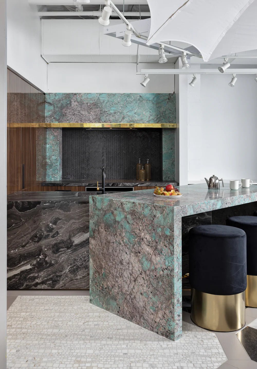 Thin Herringbone Nero Marble Mosaic Artistic Tile - Zicana Boutique - 2