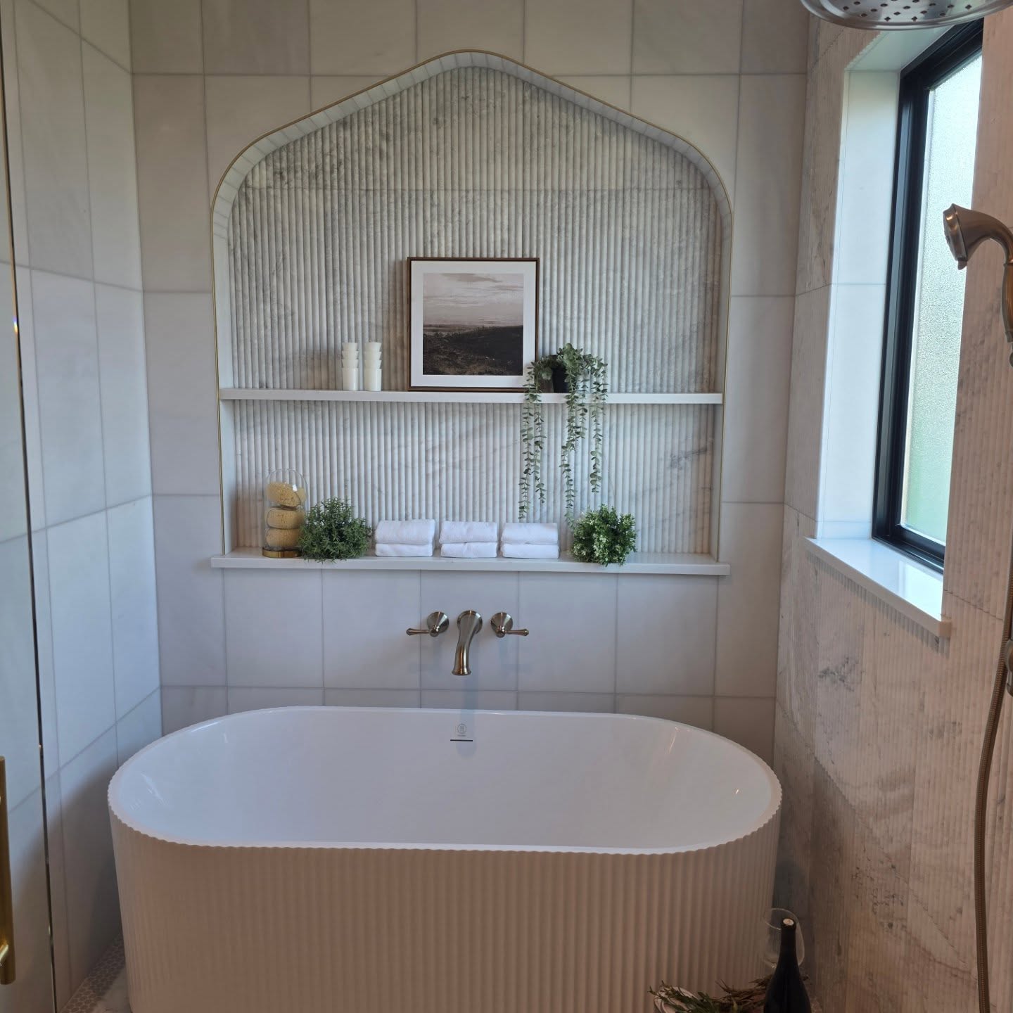 Arabescato Venato Milano Ribbo Marble MSI Field Tiles 12" X 24" Fluted Pattern MSI - Zicana Boutique - 8