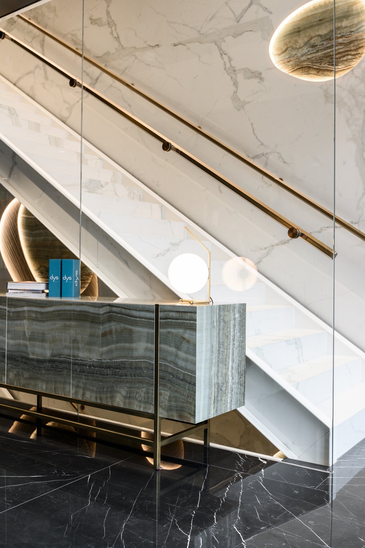 Bianco Calacatta Maxfine IRIS MFG - Zicana Boutique - 6