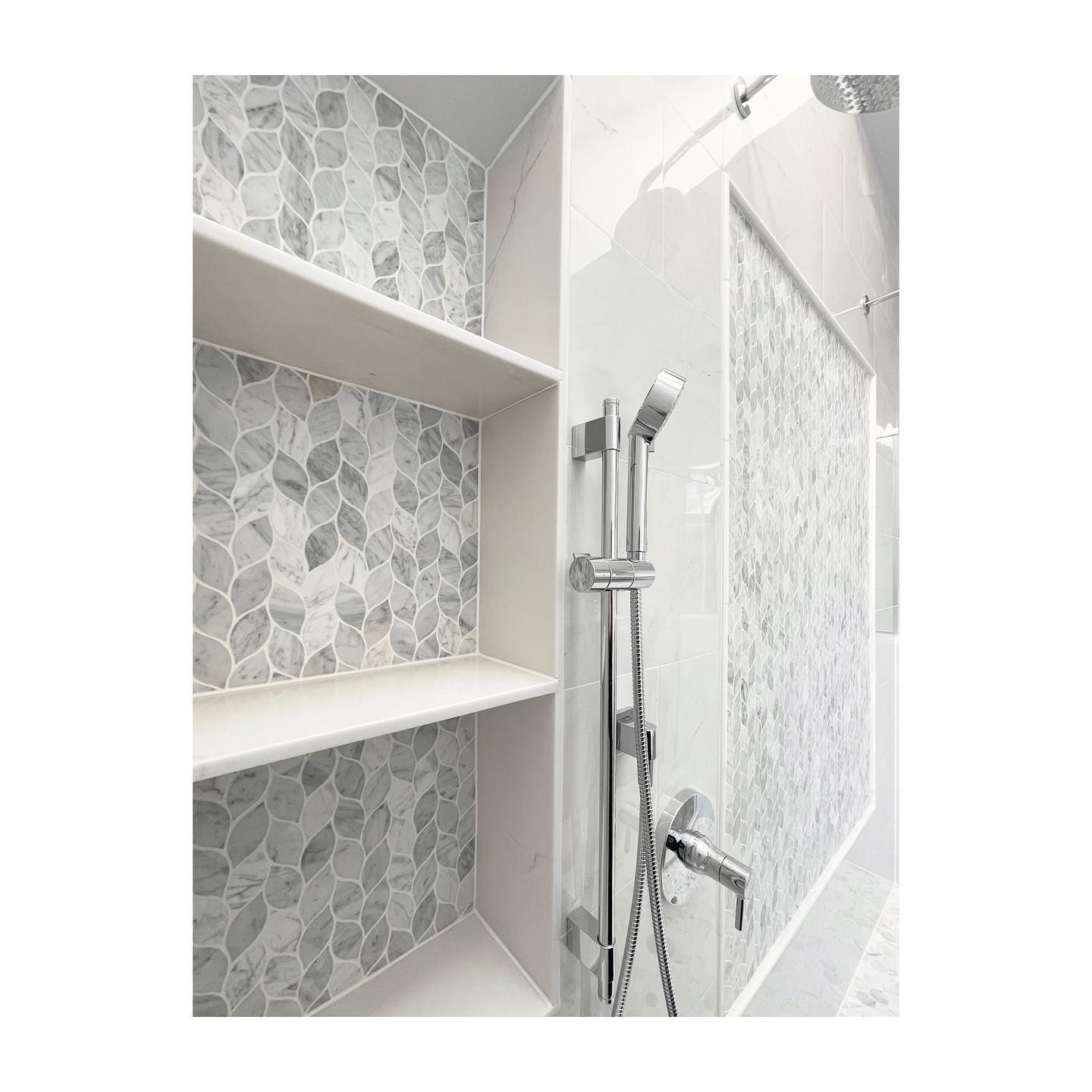Calacatta Cressa Marble MSI Mosaic Tiles 12" X 13" Blanco Pattern MSI - Zicana Boutique - 2