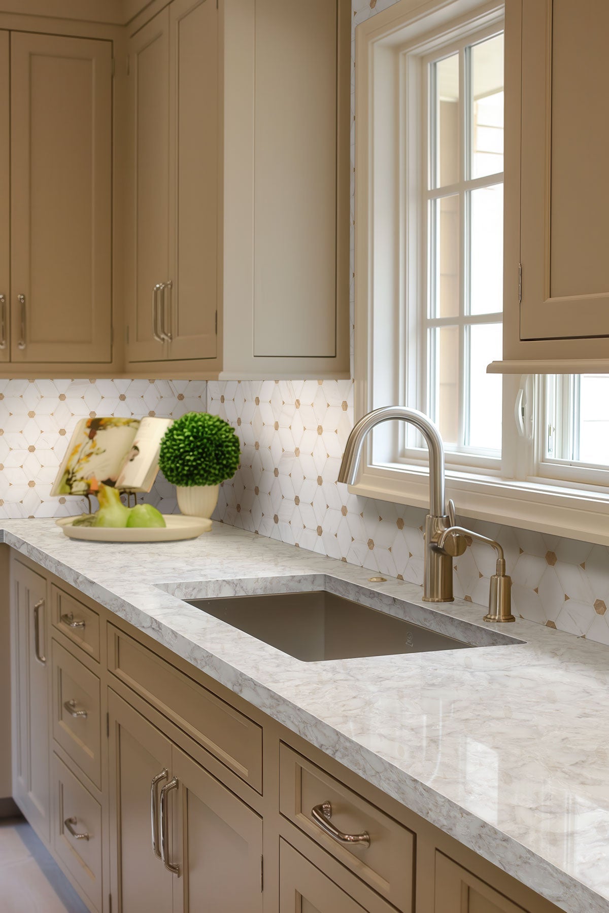 Cecily Marble MSI Mosaic Tiles 11" X 13" MSI - Zicana Boutique - 2