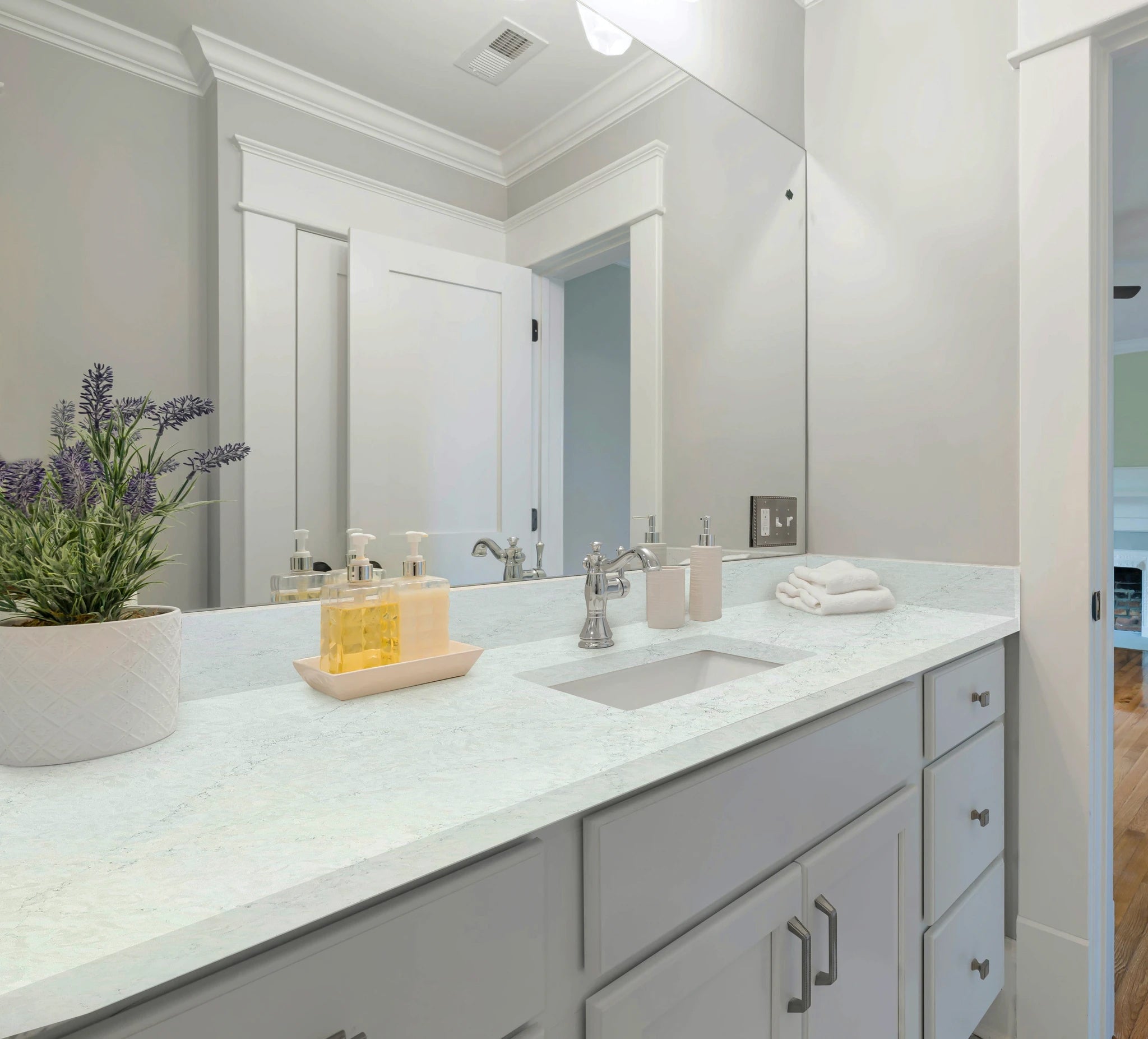 Drizzly White Tessa Quartz Tessa Stones - Zicana Boutique - 2