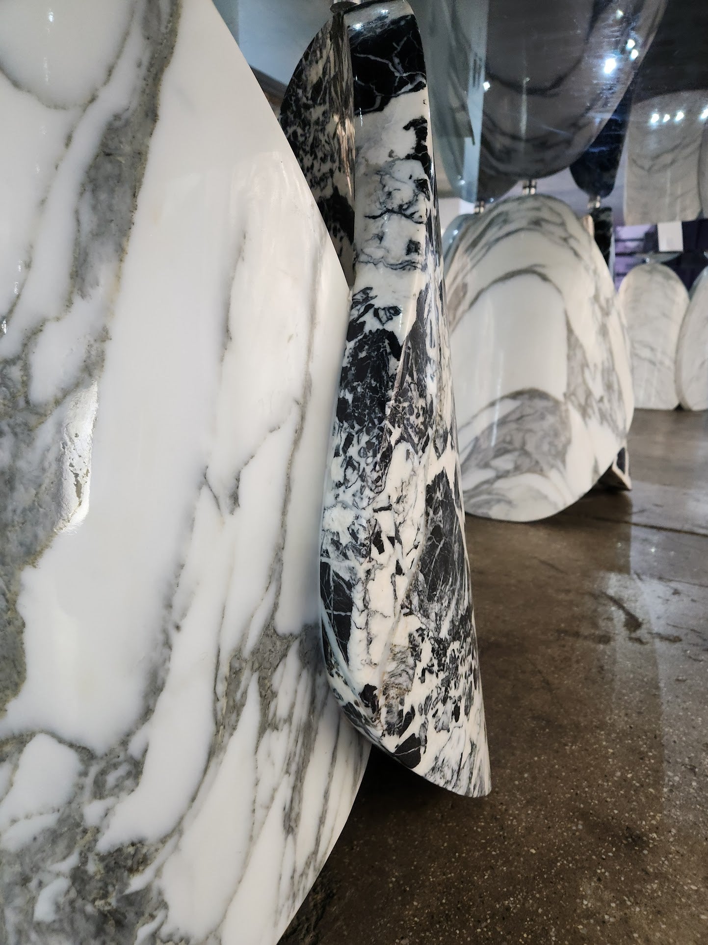 Lotus Dining Table Zicana Boutique - Zicana Boutique - 3