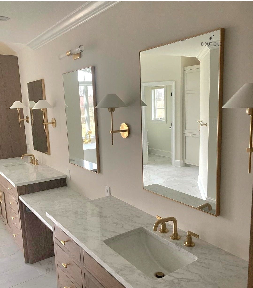 Buy Venatino Emerstone for only at Zicana Boutique